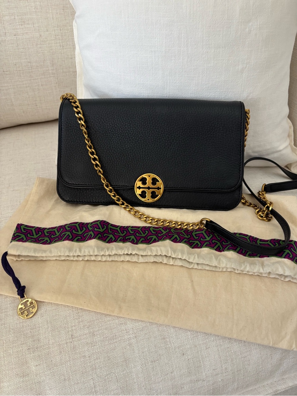 🍃🦋 Tory Burch Black Leather Flap Crossbody with Gold Chain